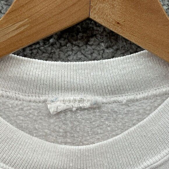 Vintage Winter Birds Maryland White Christmas Crewneck Sweatshirt - Picture 3 of 4